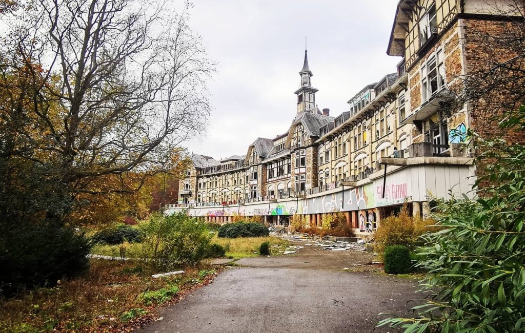 Sanatorium Nina Housden